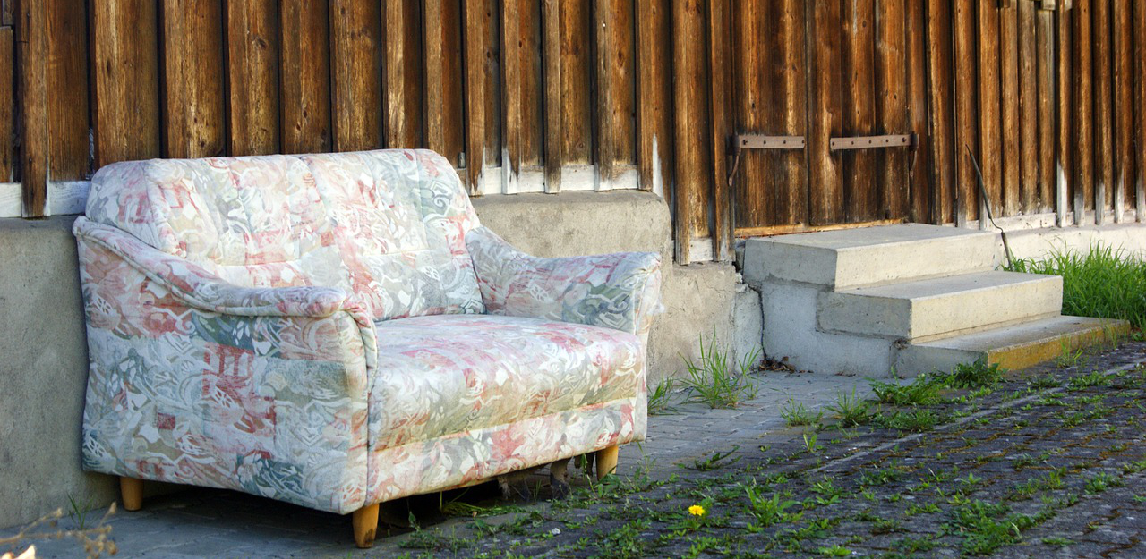 old sofa with bedbugs