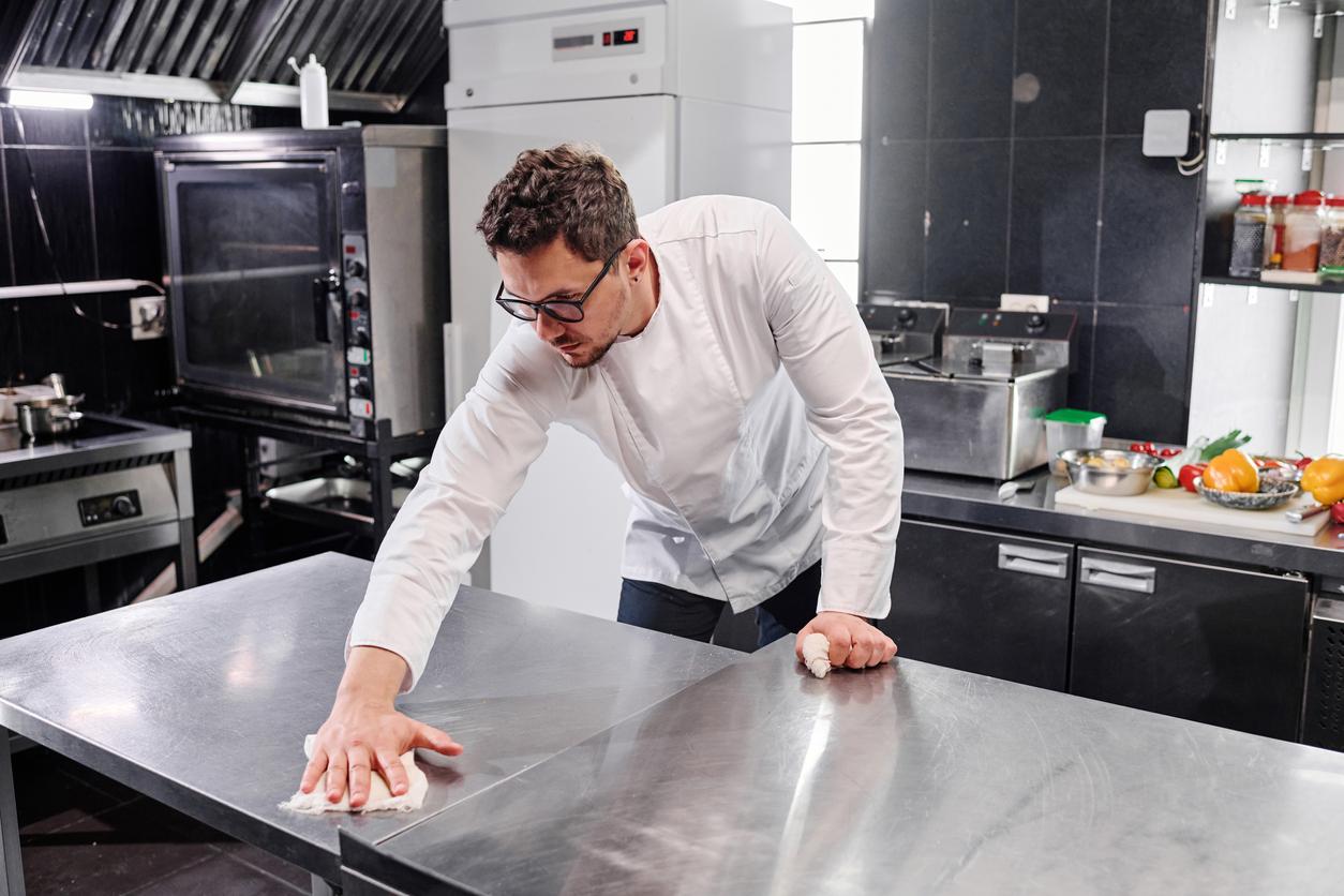 Tidy restaurant kitchen free of pests